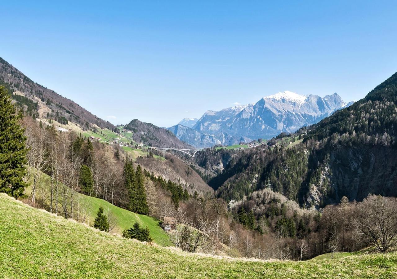 Appartementhaus Quadern Valens Bagian luar foto